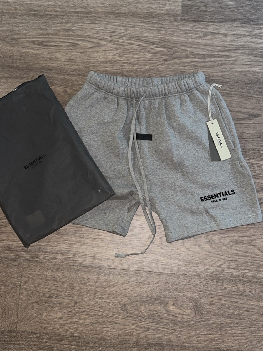 Essential shorts dark gray